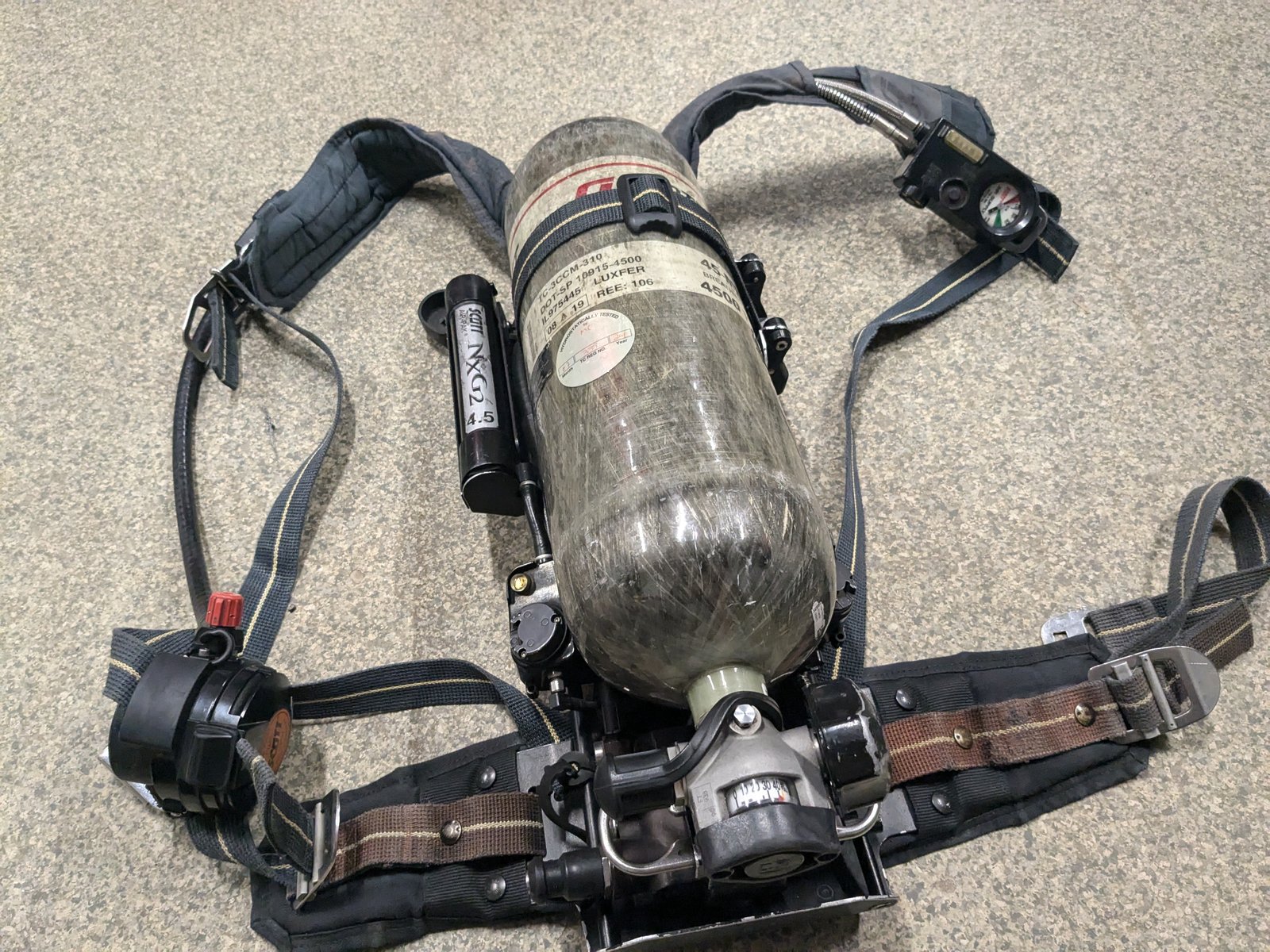 Breathing apparatus (SCBA)