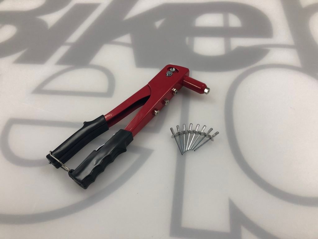 Rivet gun