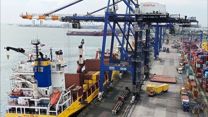 Cargo Crane