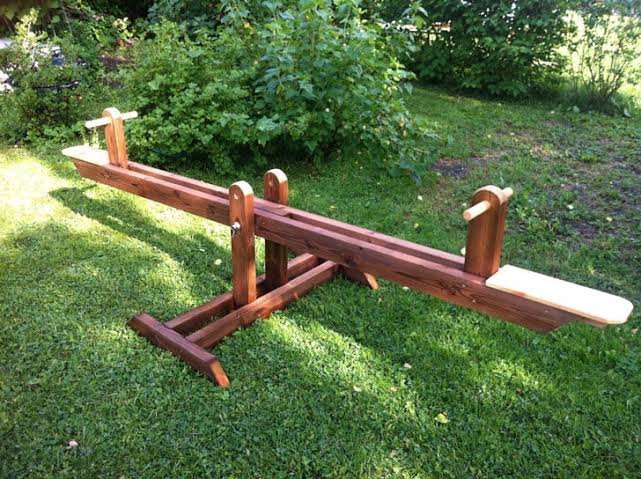 Seesaw (Teeter-Totter)