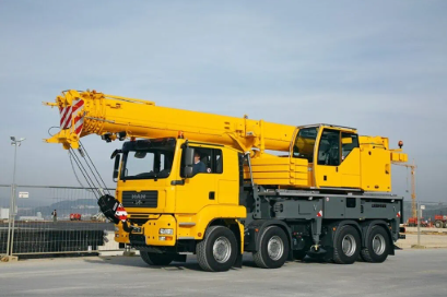 Crane Truck
