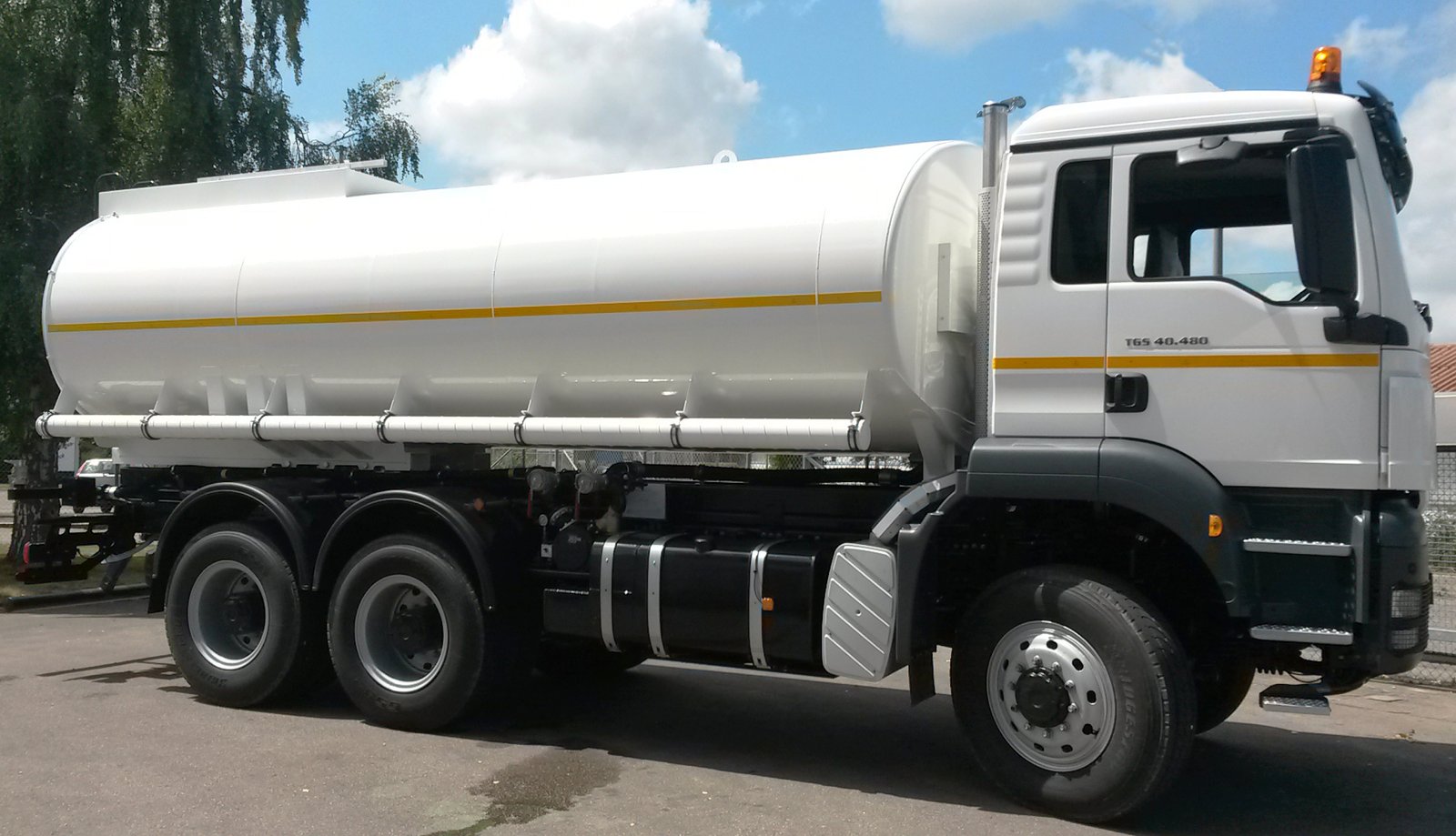 Water Tank Truck