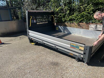 Dropside body