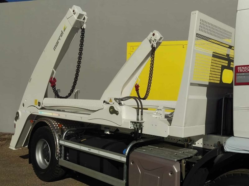 Skip loader body