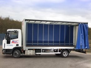 Tautliner Curtain-sided body